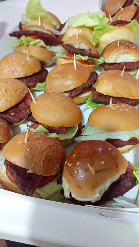 mini hamburguesa de carne.webp