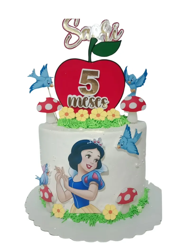 Torta chantilly temática blanca nieves