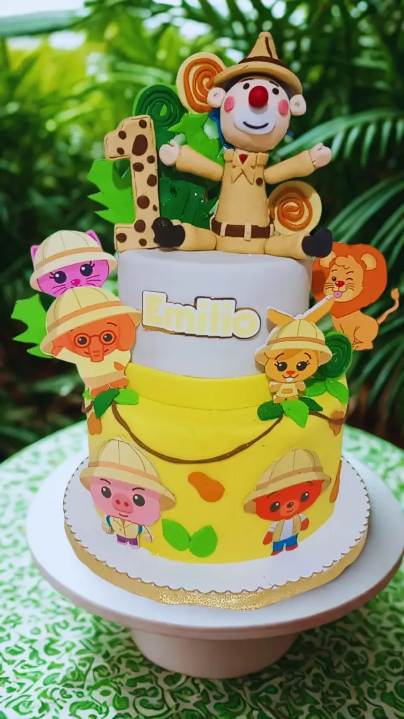 Torta de 2 pisos temática de plim plim